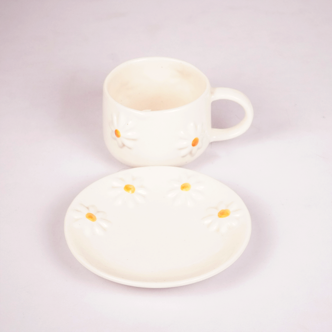 White Ceramic Daisy Mug with 3D Flower Design – Cute Aesthetic Coffee Cup for Tea & Coffee