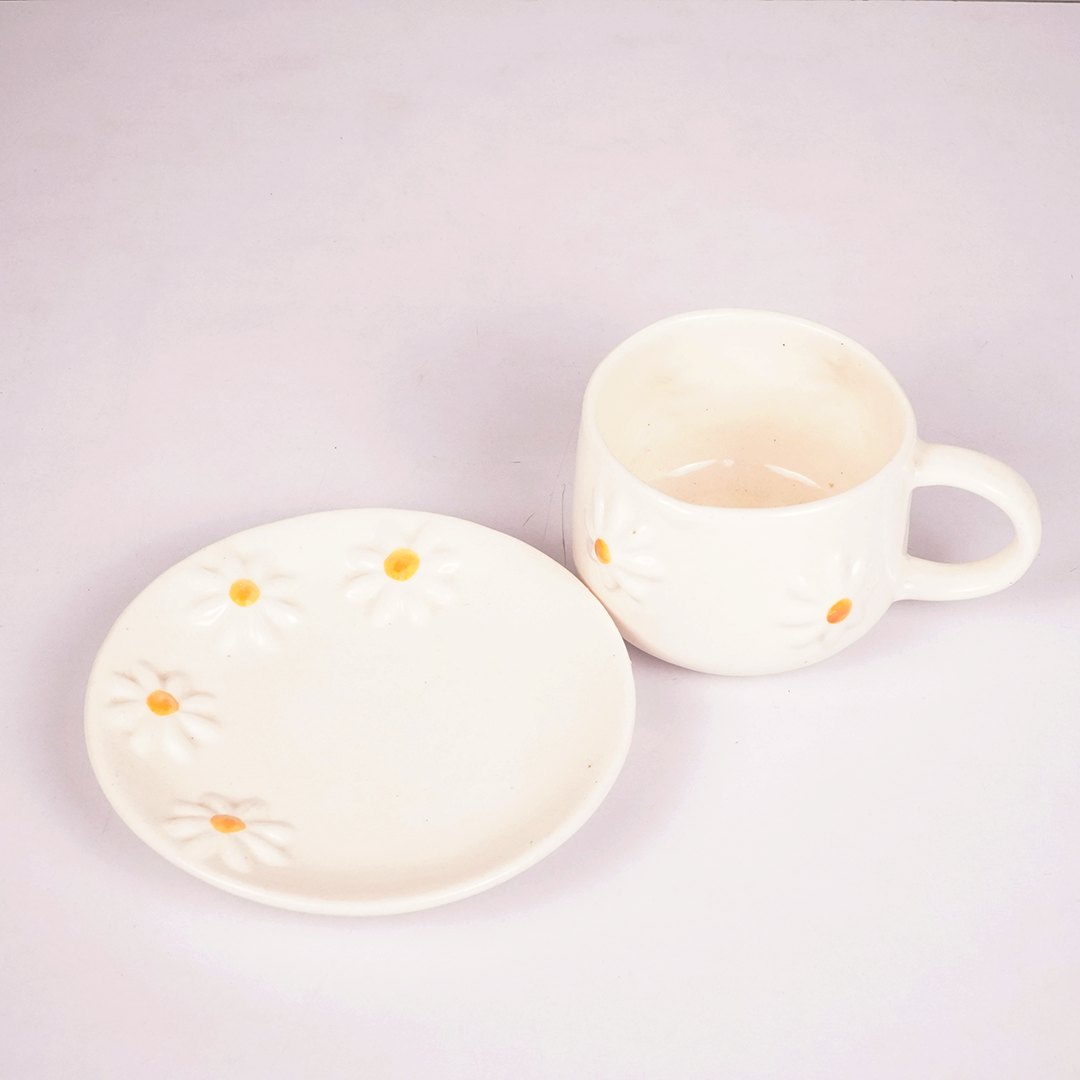 White Ceramic Daisy Mug with 3D Flower Design – Cute Aesthetic Coffee Cup for Tea & Coffee