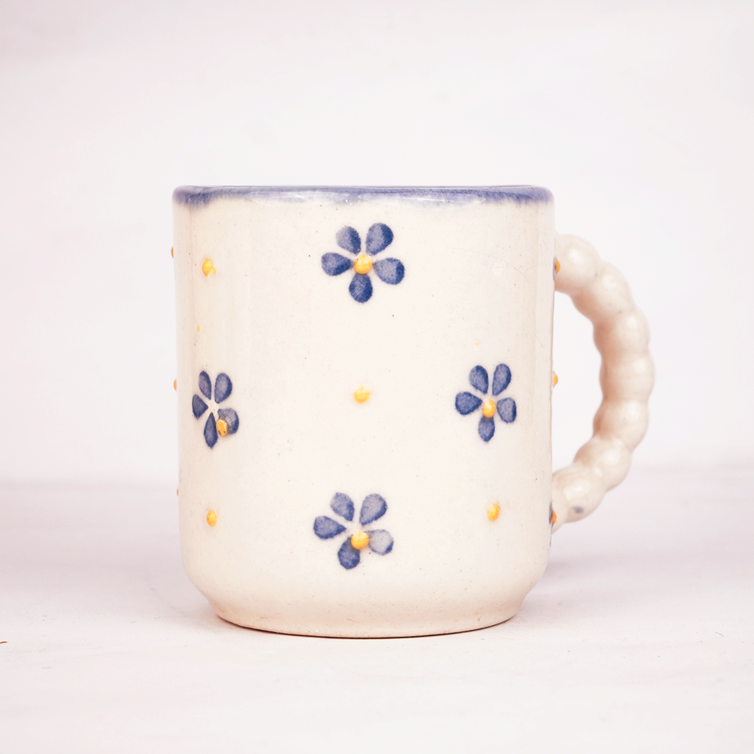Cream Ceramic Mug with Blue Floral Design – Cute Aesthetic Coffee Cup with Textured Handle