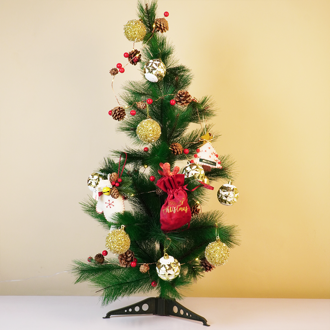 Lush Pine Artificial Christmas Tree – Premium Green X-Mas Decoration