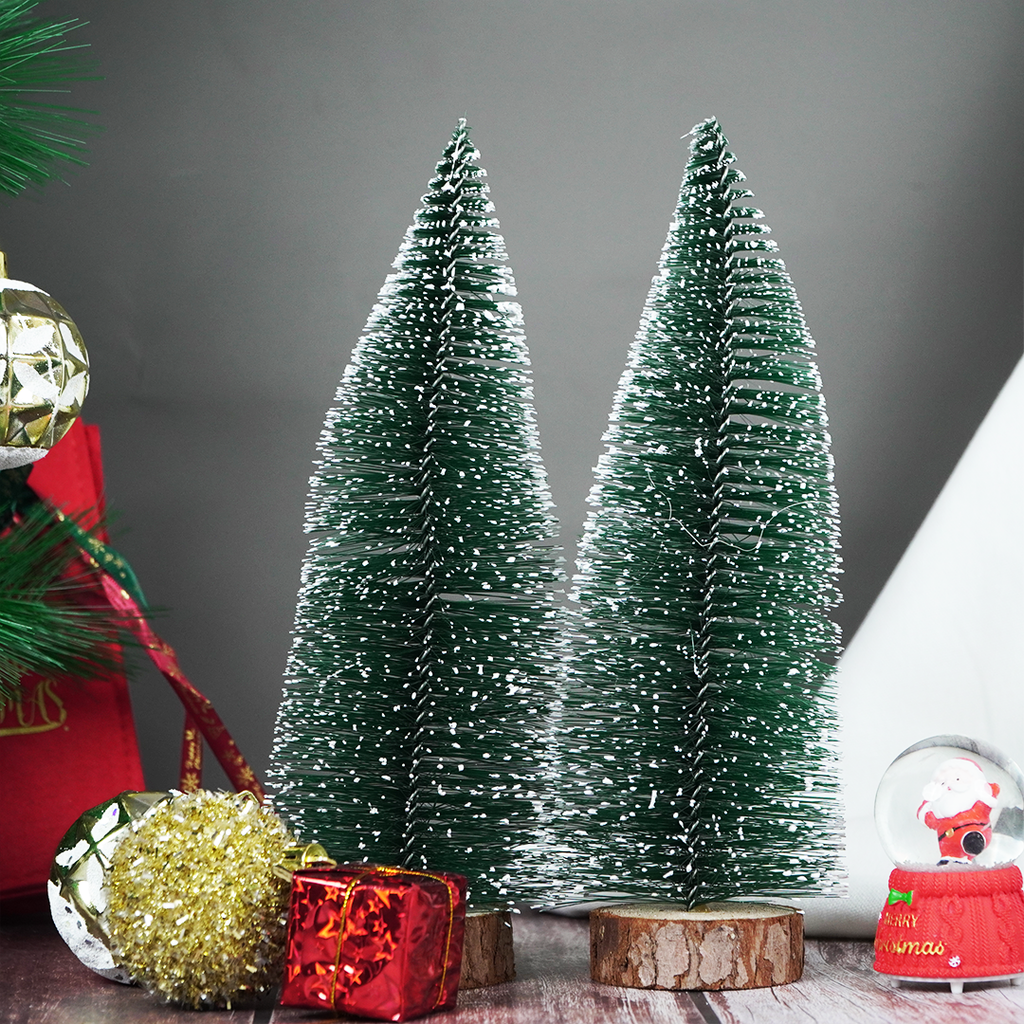 Set 2 Mini Snowy Christmas Tree