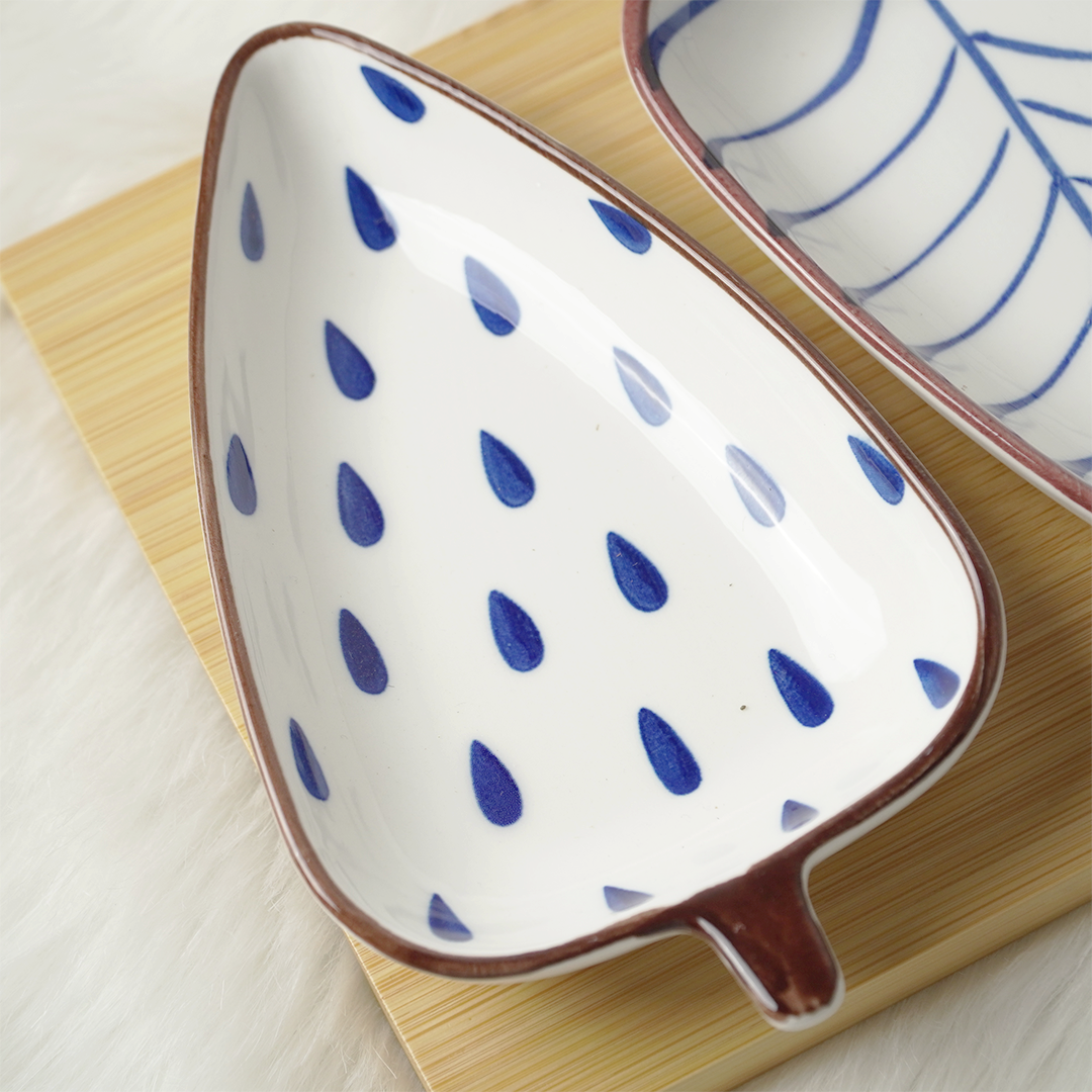 Leaf Shape Ceramic Snack Bowl Set with Wooden Tray – Blue & White Designer Serving Dishes (Set of 4)