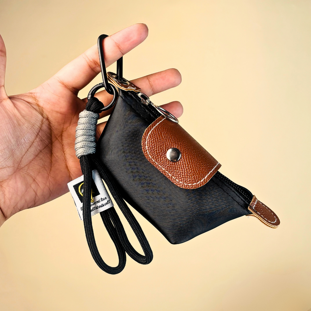 Premium Mini Key Pouch Keychain(Random Color)