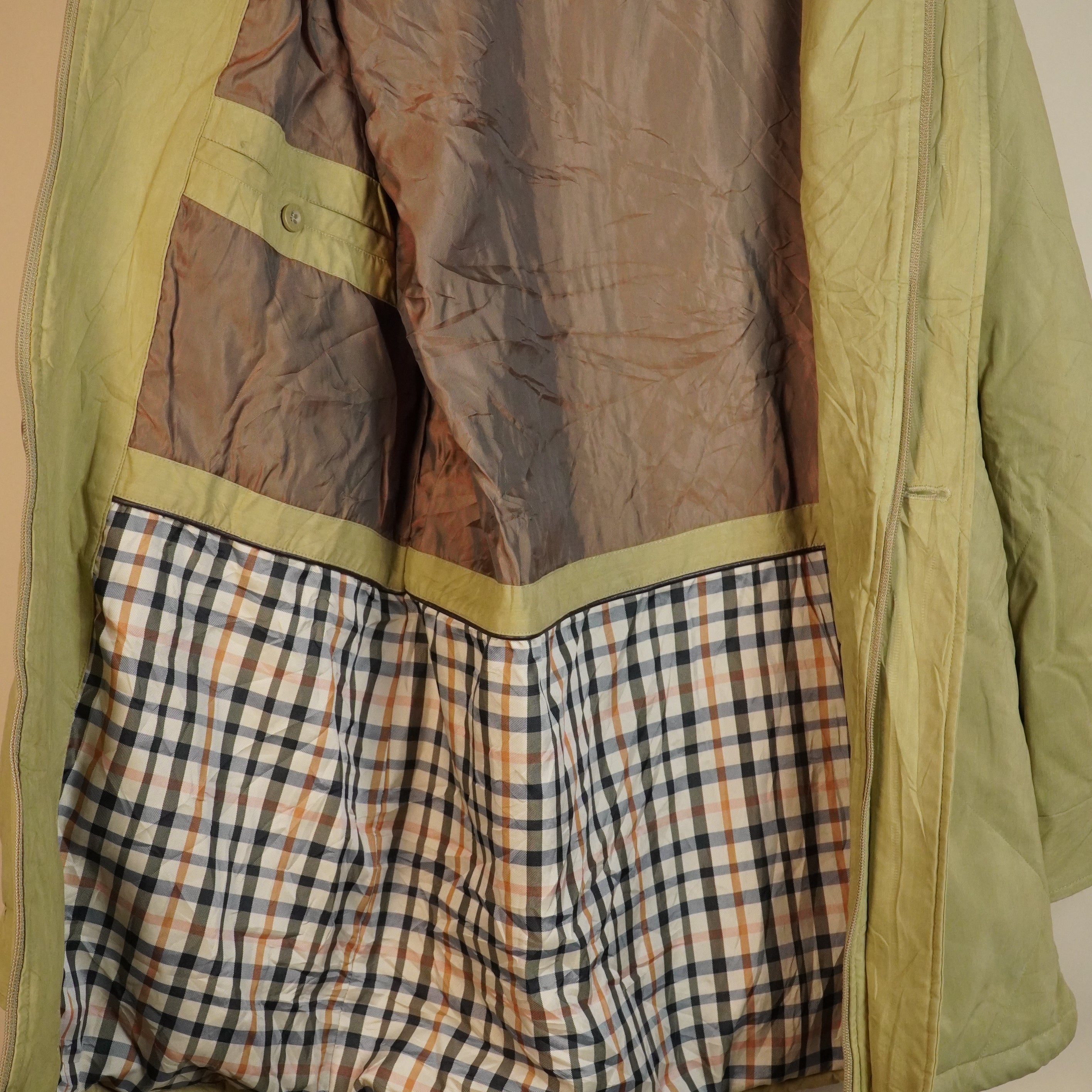 Classic Button-Front Winter Jacket with Contrast Collar ( SIZE-M )
