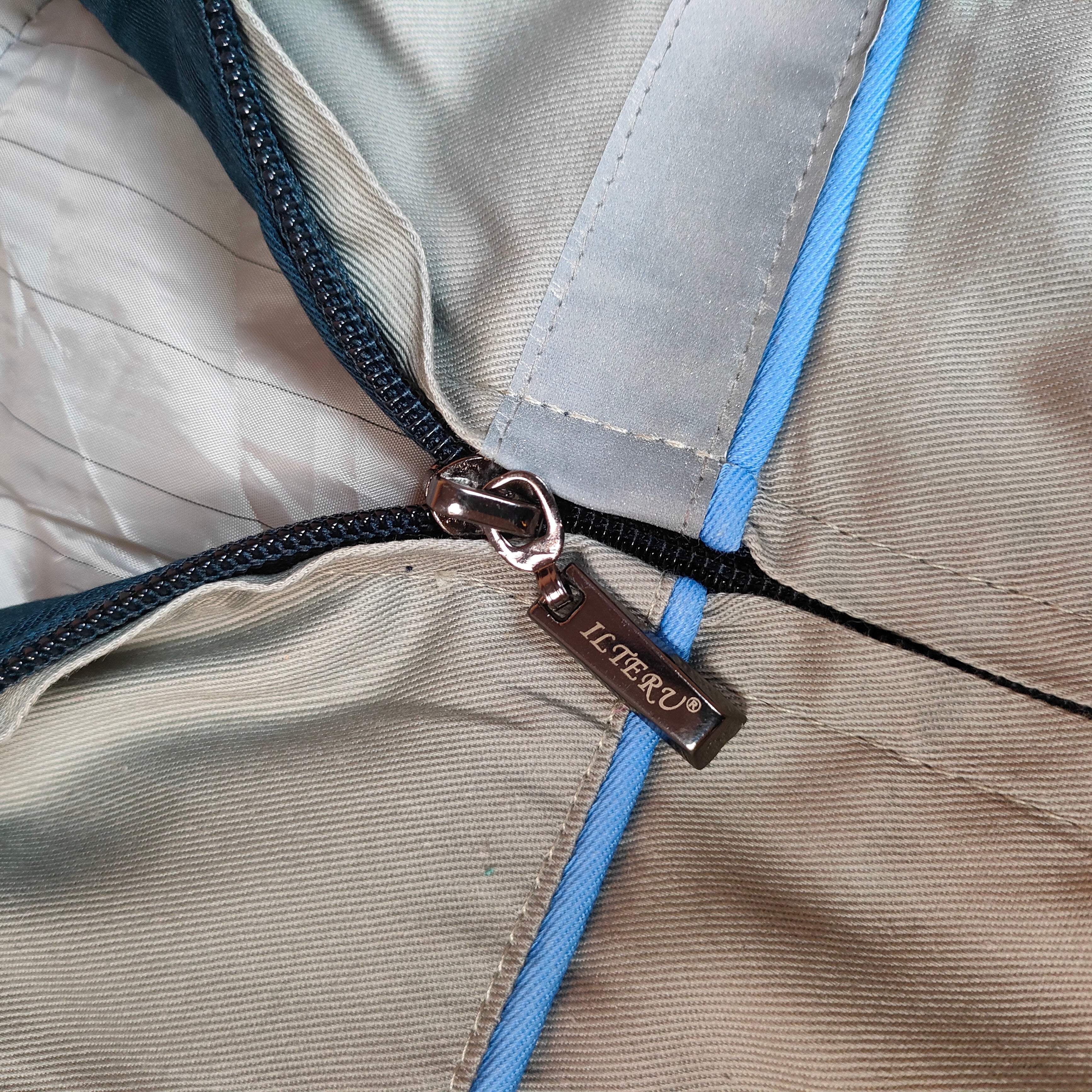 Unisex Lightweight Winter Jacket ( SIZE-M )