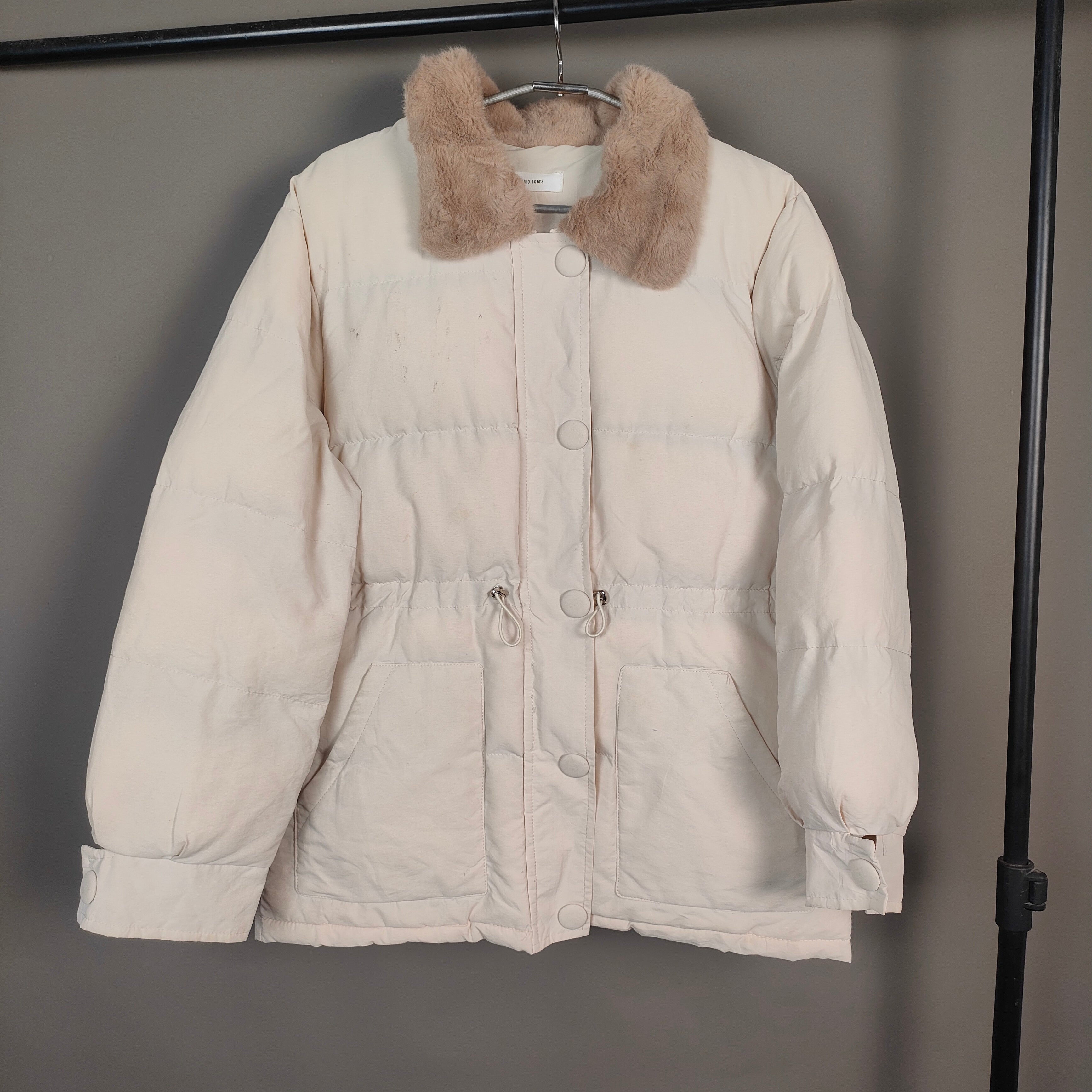 Women’s Cream Puffer Jacket with Faux Fur Collar ( SIZE-M )