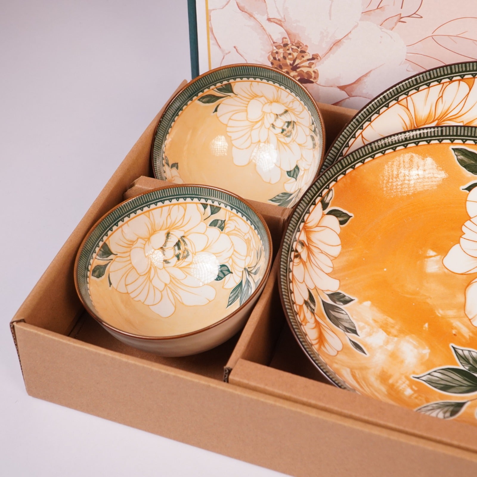 Floral Ceramic Dinnerware Set – Elegant Golden Floral Tableware for Dining & Serving