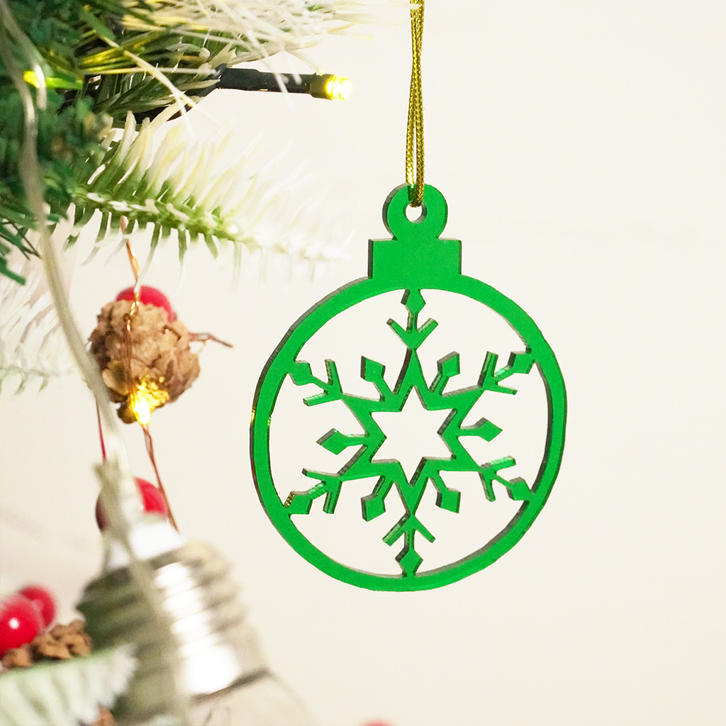 Green Snowflake Christmas Hanging Ornaments – Set of 2